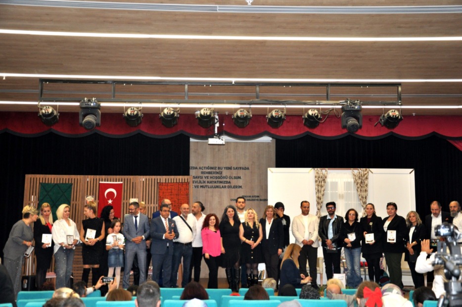 “Gençlik Başımda Duman” Oyunu Seyirciyle Buluştu