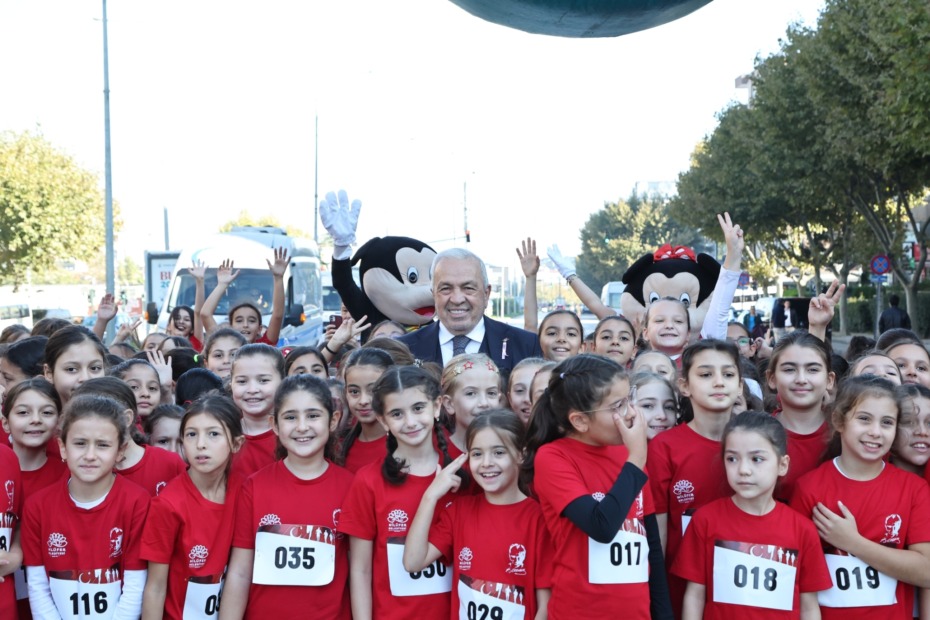 Nilüfer’de bin 749 öğrenci Cumhuriyet için koştu