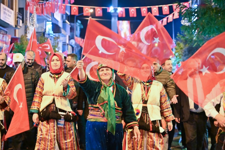 Gemlik’te Anadolu’nun Renkleri Cumhuriyet Coşkusuyla Buluştu
