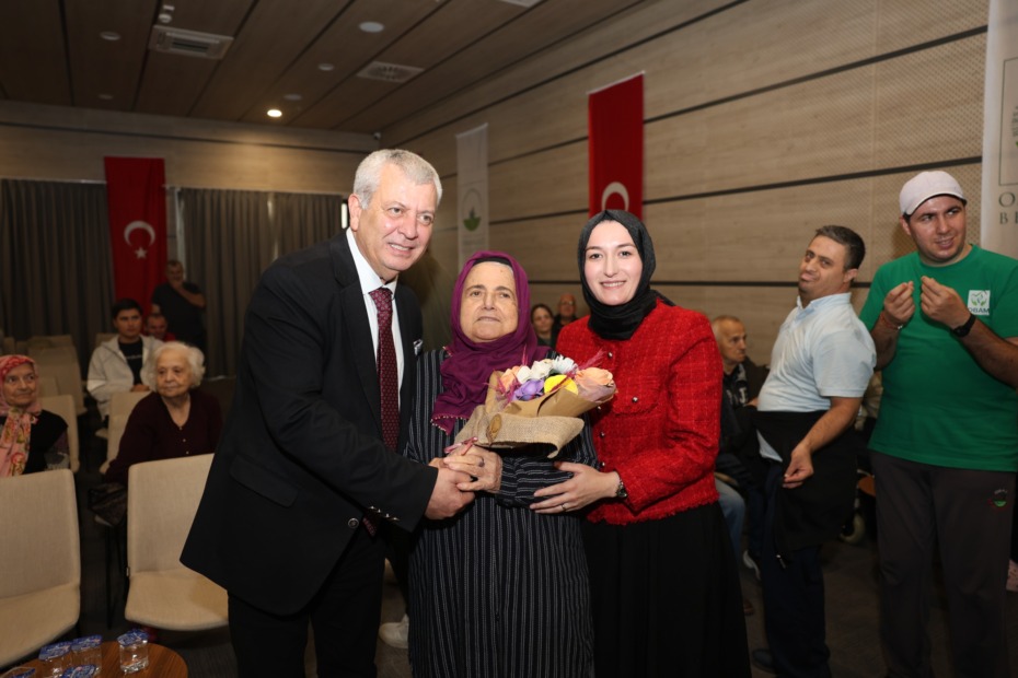 BAREM Sakinleri Dünya Yaşlılar Günü’nü Şarkılarla Kutladı